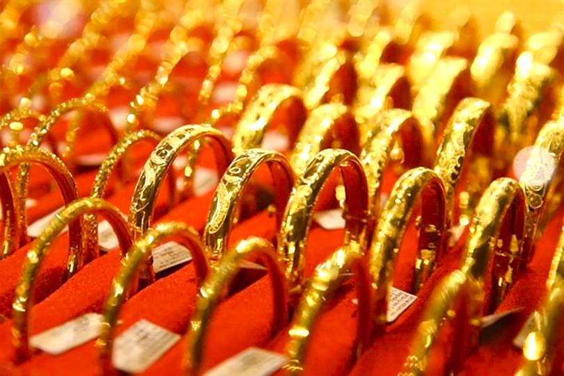 Giá vàng hôm nay (trưa 23-1): Vàng miếng và nhẫn lại tăng sốc